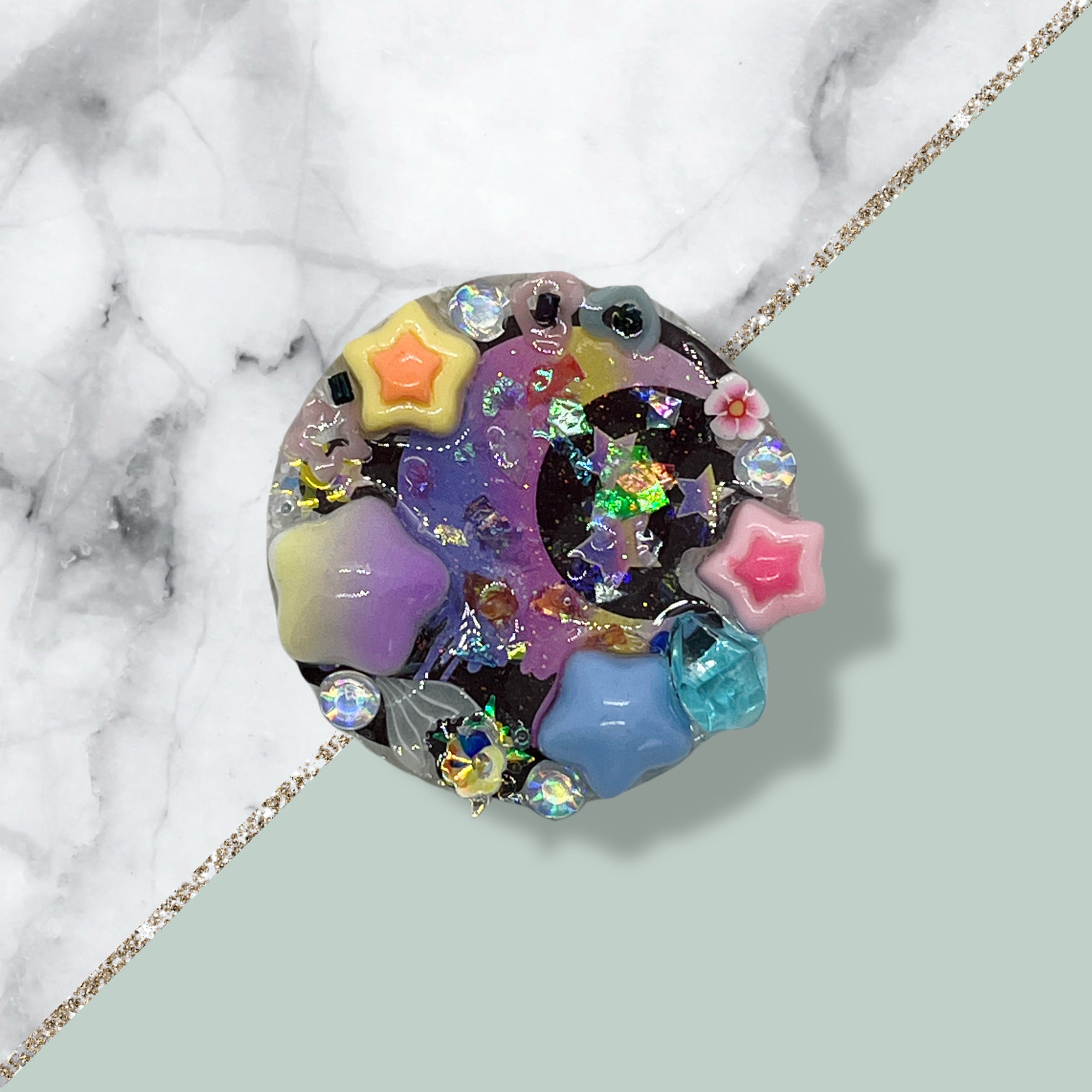 no:711 Resin magnet, Made by Djongi