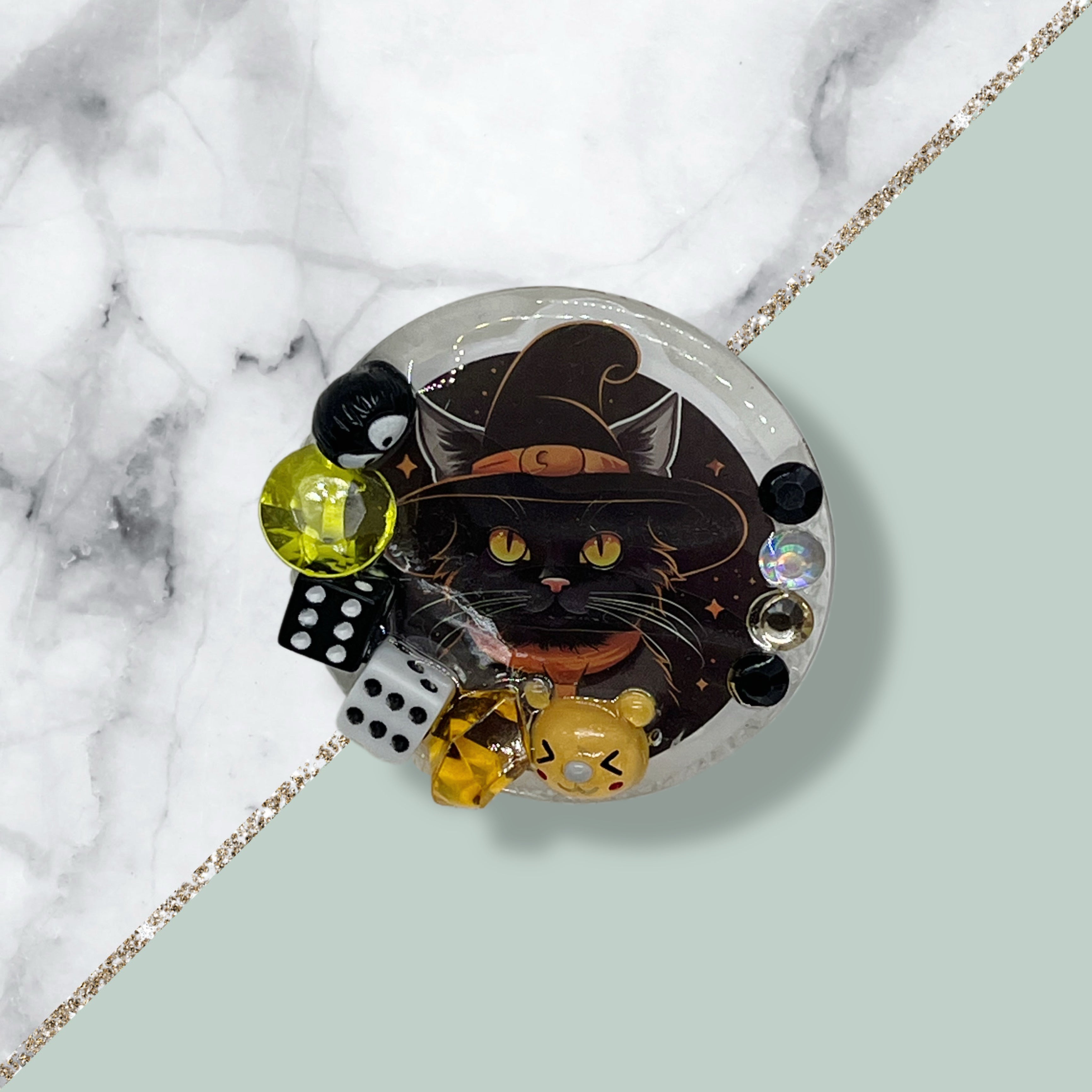 no:727 Resin magnet, Made by Djongi