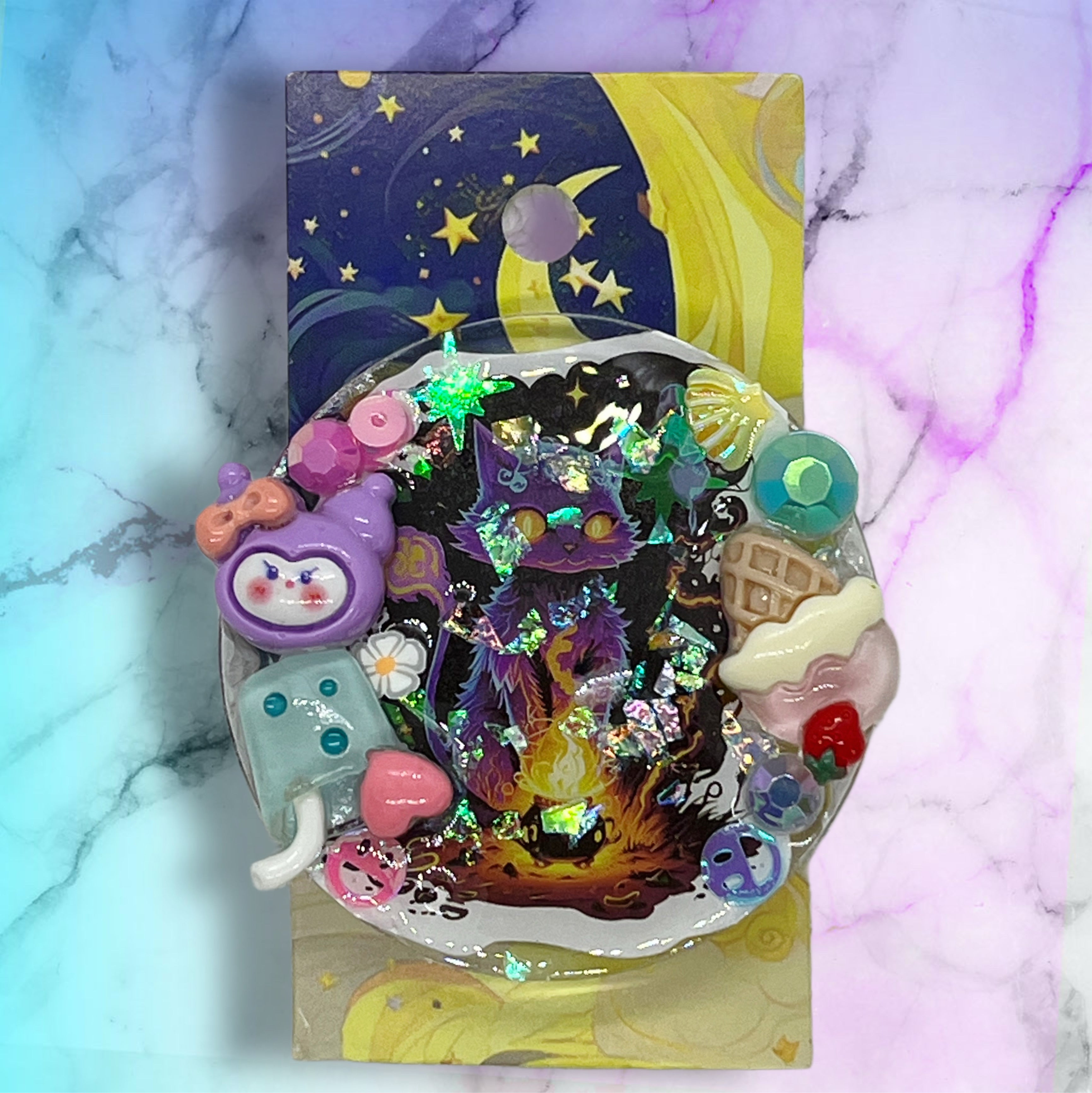 no:804 Resin pin брошка, Made by Djongi