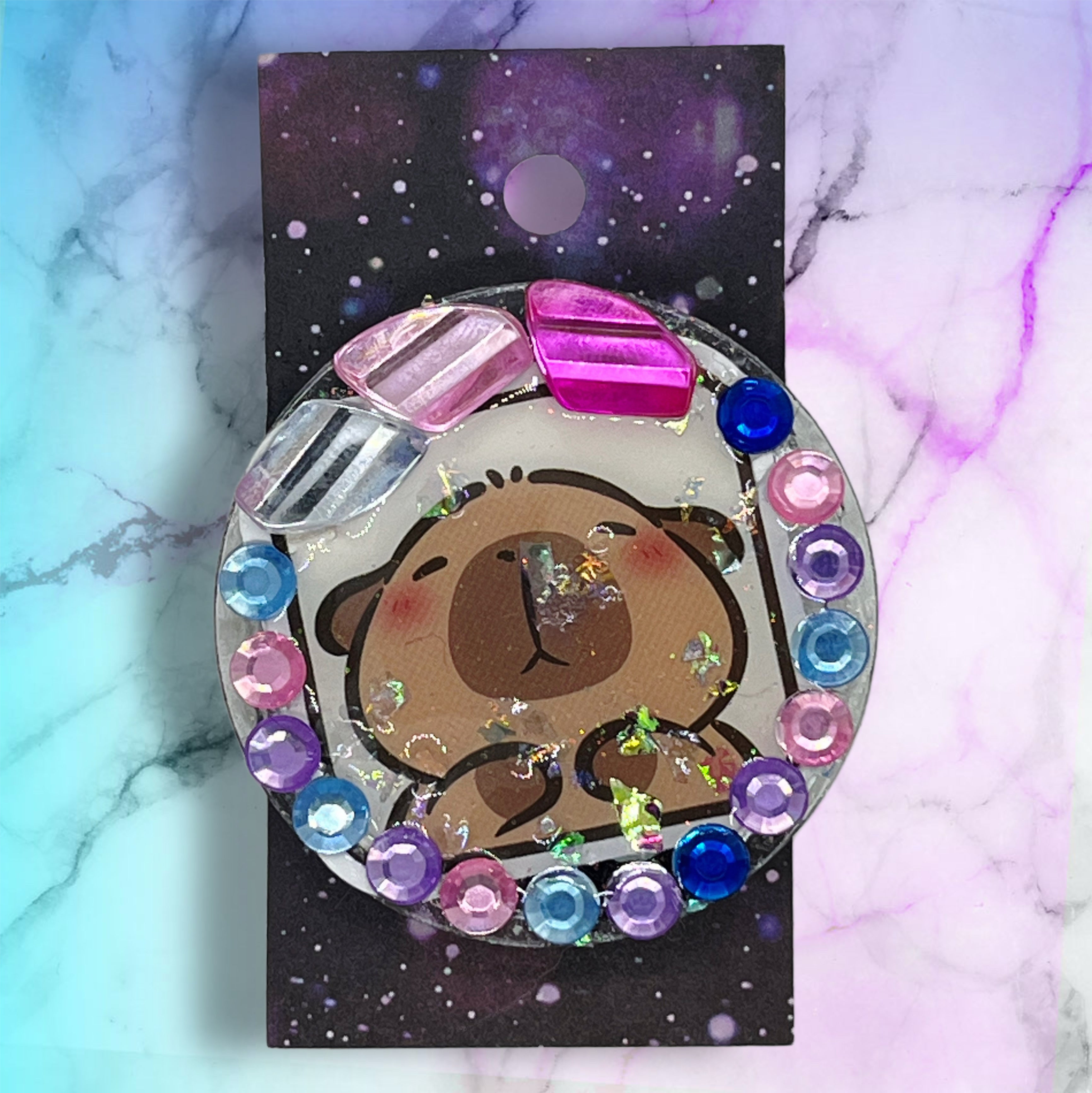 no:807 Resin pin брошка, Made by Djongi