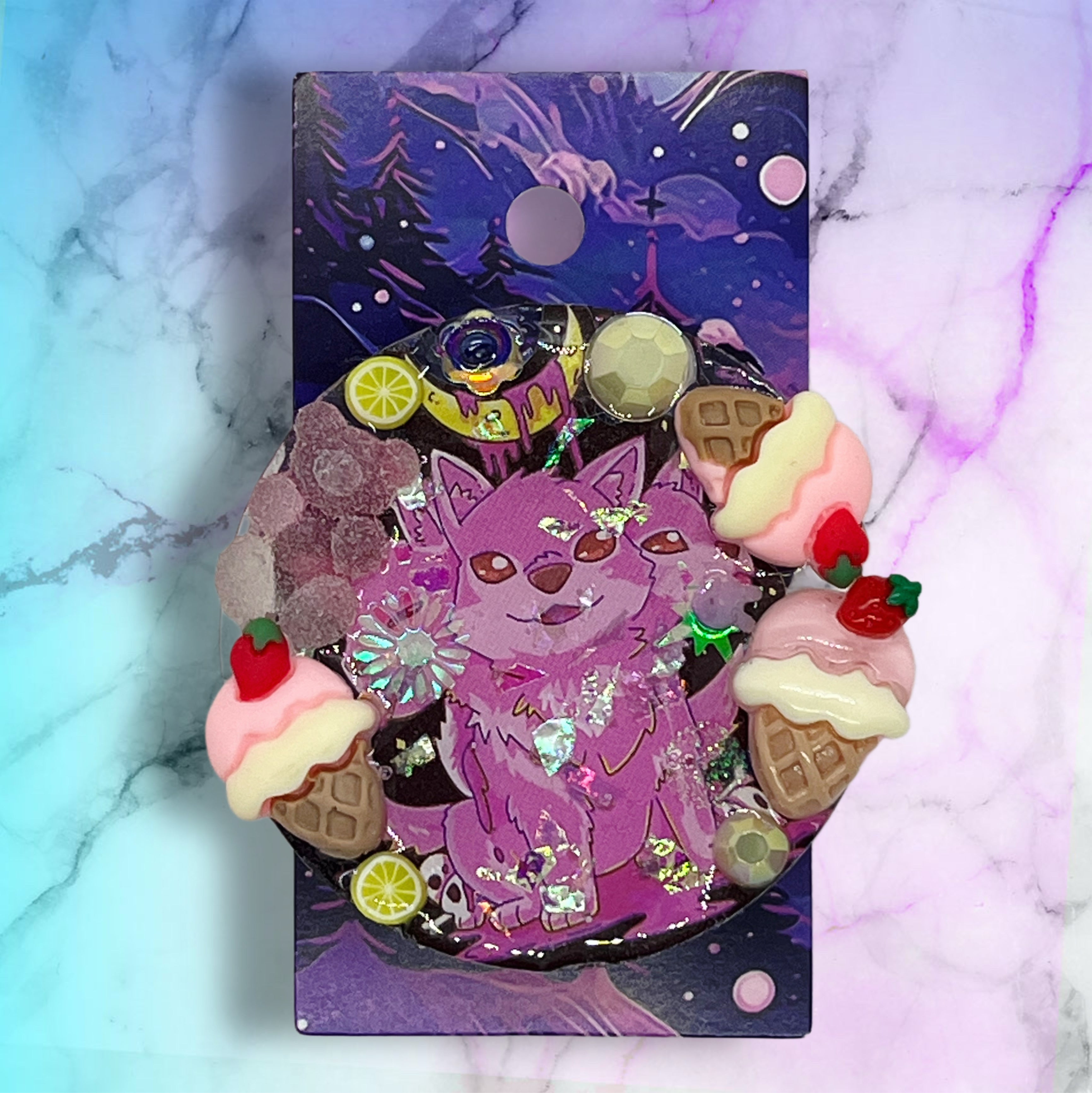 no:814 Resin pin брошка, Made by Djongi