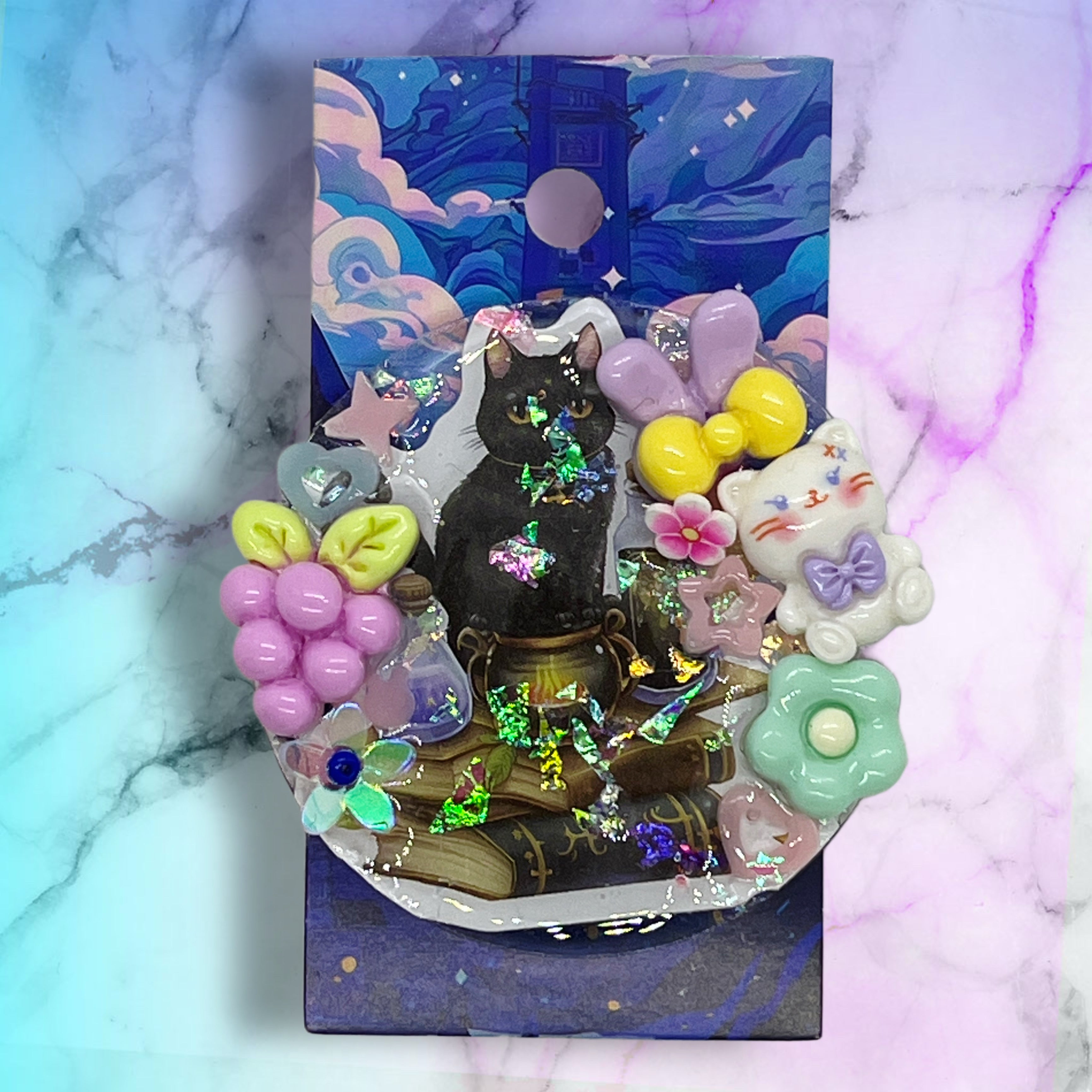 no:816 Resin pin брошка, Made by Djongi