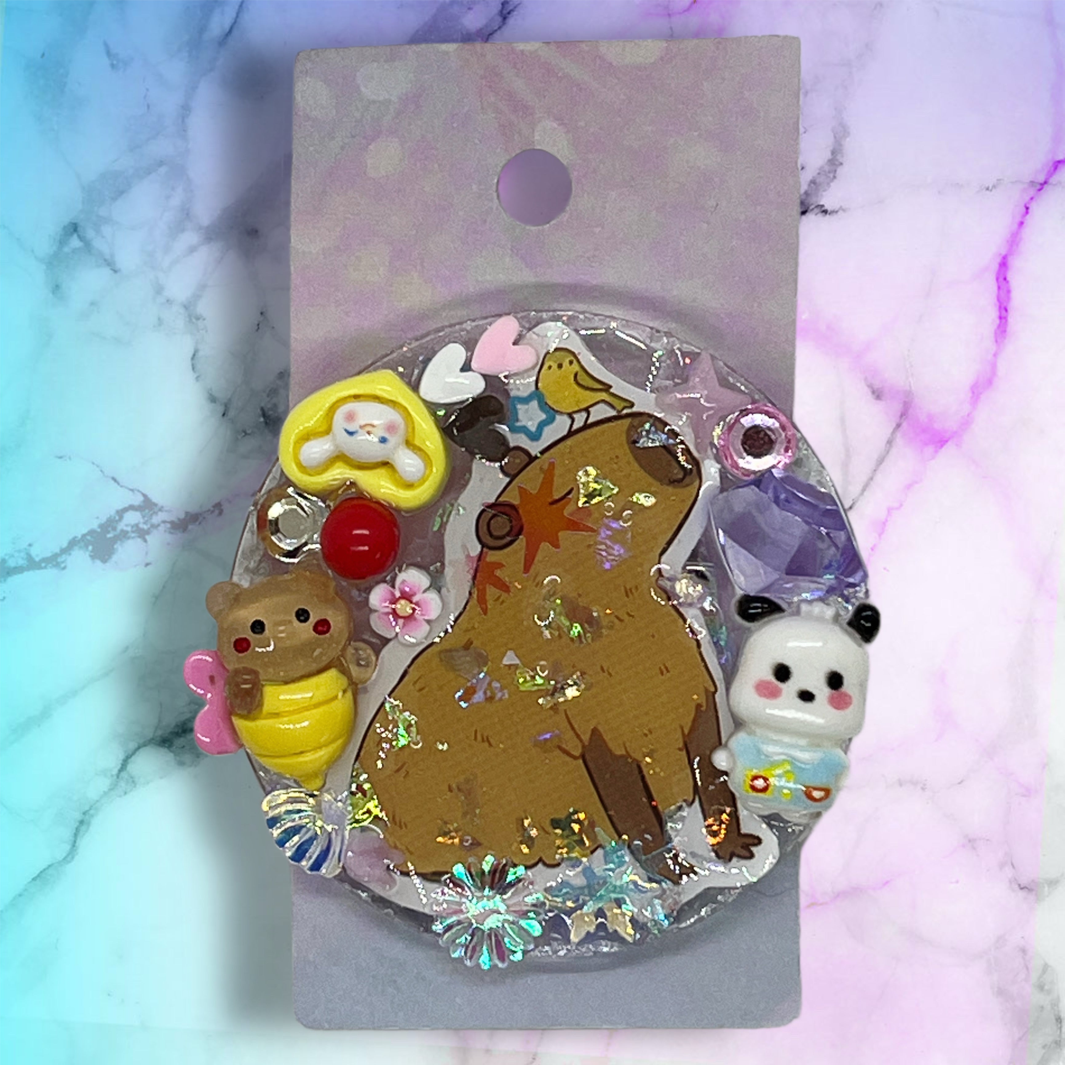 no:824 Resin pin брошка, Made by Djongi
