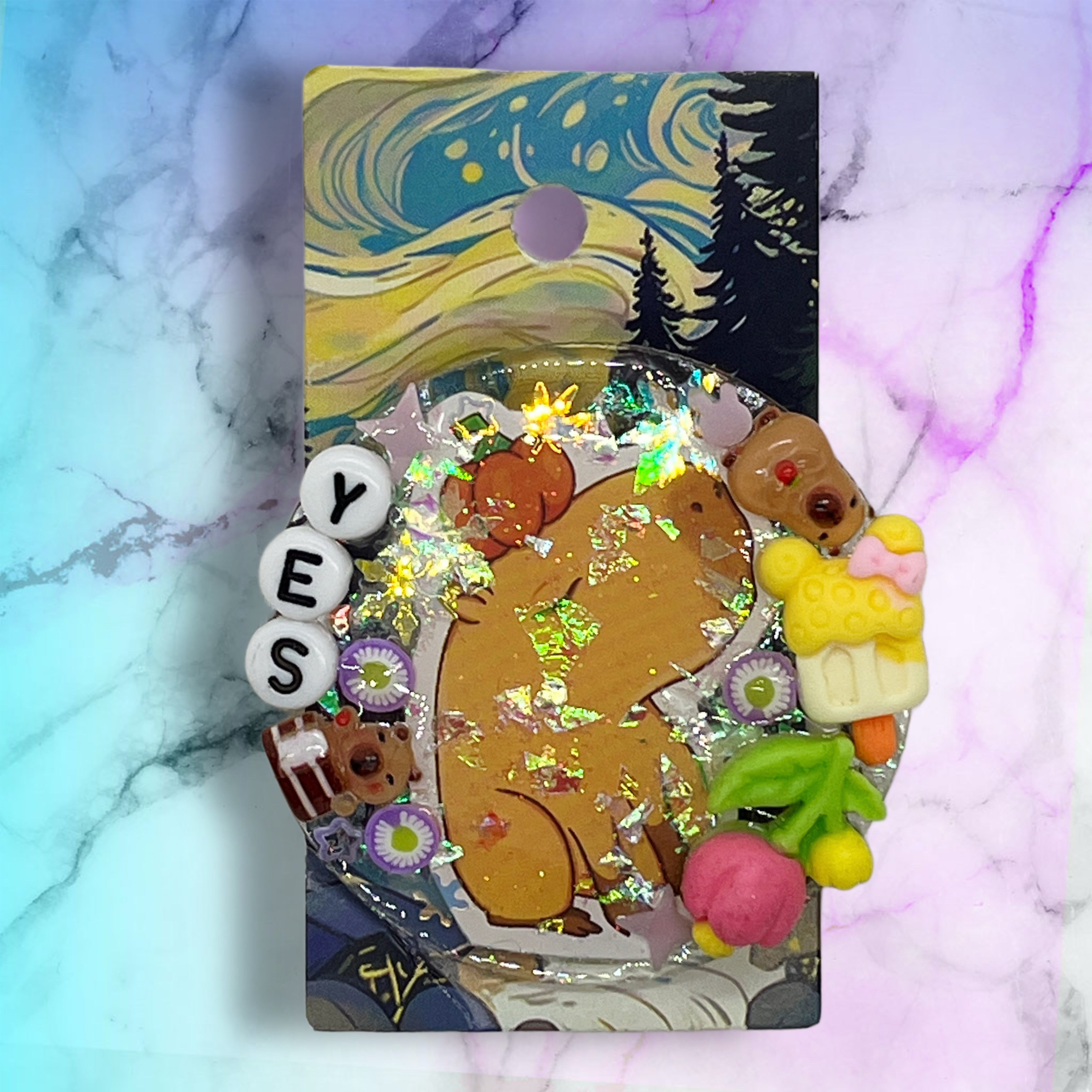 no:825 Resin pin брошка, Made by Djongi