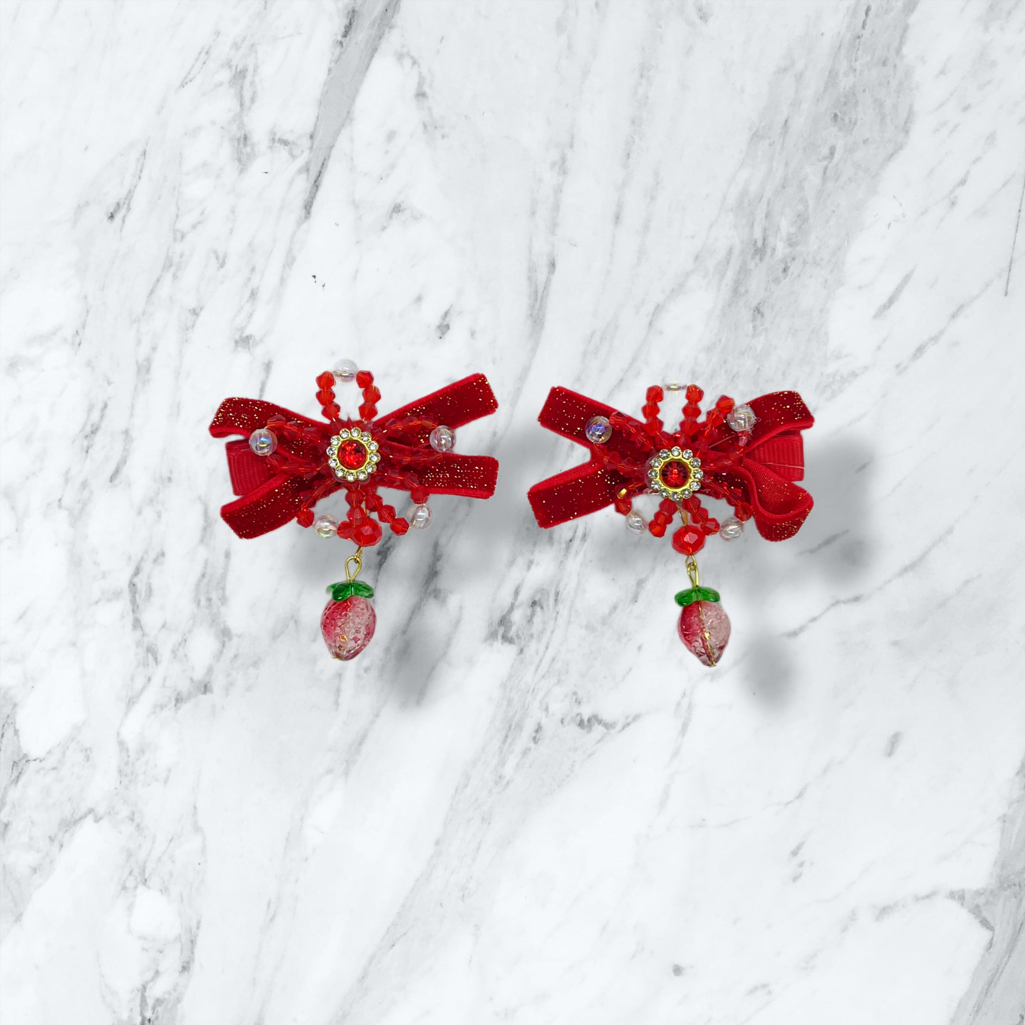 Strawberry bow Clips set, Tiny Things